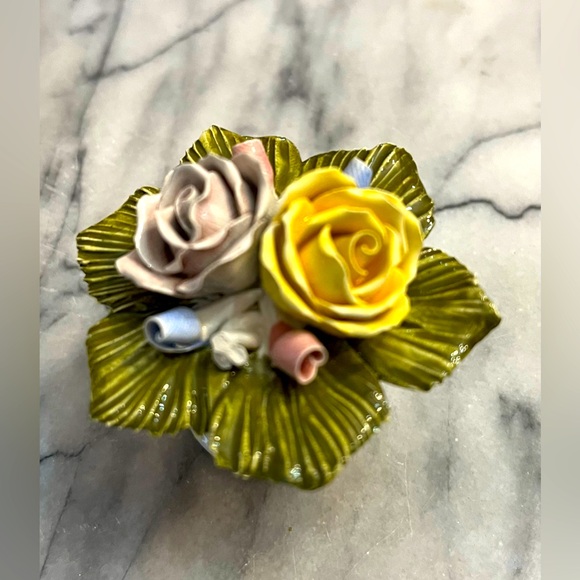 2 Capodimonte porcelain flower baskets Naples, Italy. Mini Pastel w Glaze. - Picture 4 of 12